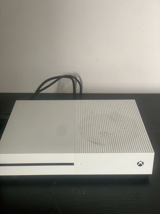 Xbox one s cu 5-10 jocuri