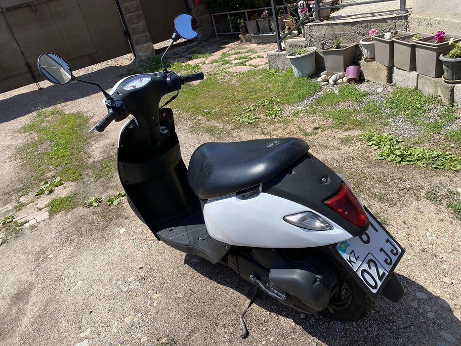 Японский скутер Сузуки suzuki lets