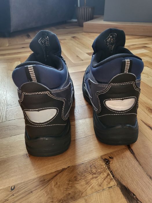 Зимни  водоустойчиви  боти.