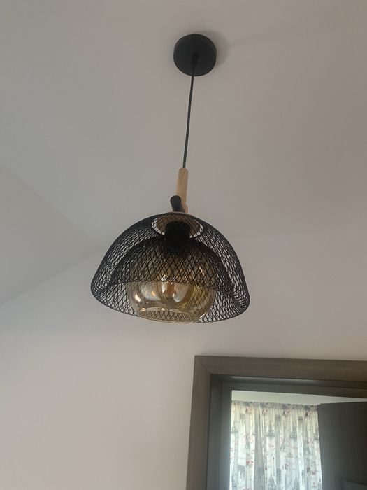 Lustra, Lampa tavan, nefolosita