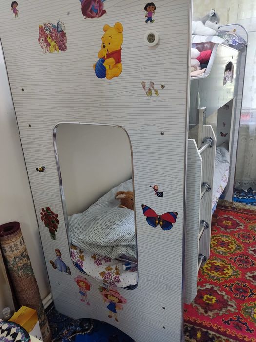 Двухъярусная кровать