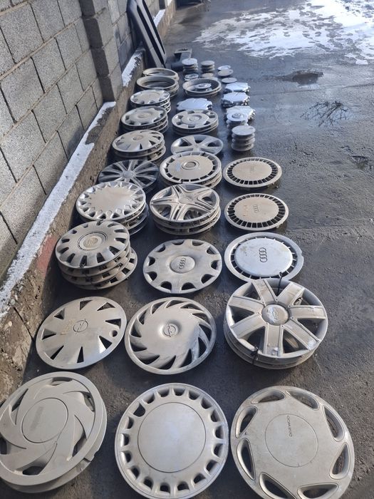 Продам колпаки разные.