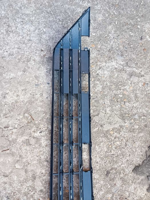 решетка предна броня Touareg 7P5