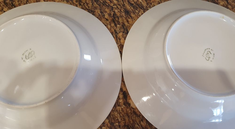 Чисто нови порцеланови чинии от соца и комплект употребявани