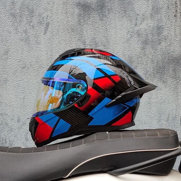 Мото шлема большой выбор