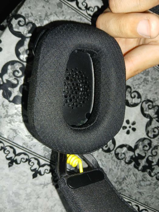 logitech g435. 111