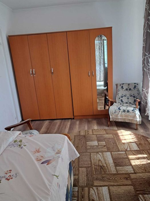 Garsonieră de închiriat.