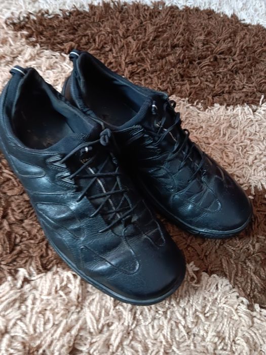 Vand pantofi piele fina