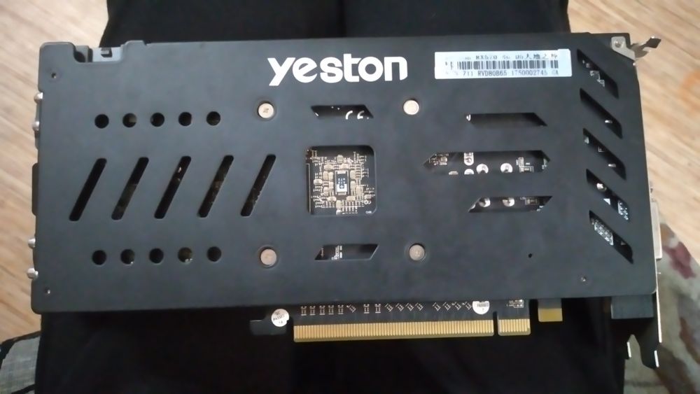 Продам видеокарту Rx 570 4gb + доставка