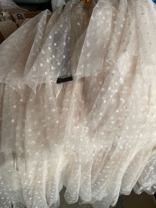 Бежова пола - новац