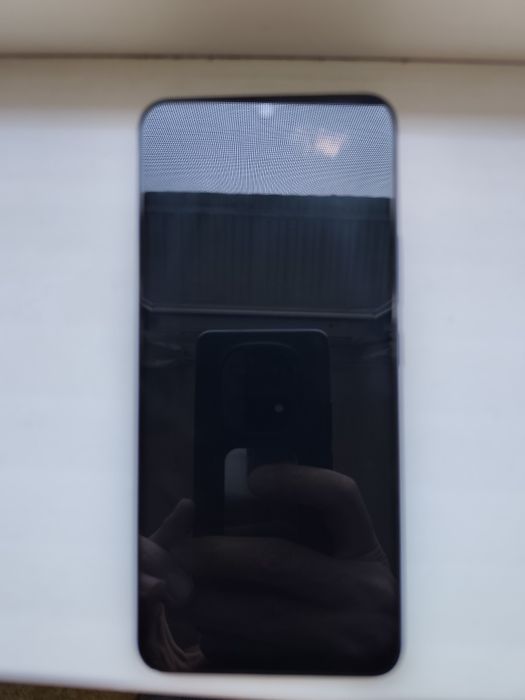 Продаётся телефон V21e