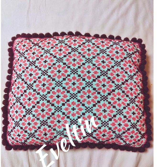 Perne decorative handmade, cusute manual, unicat