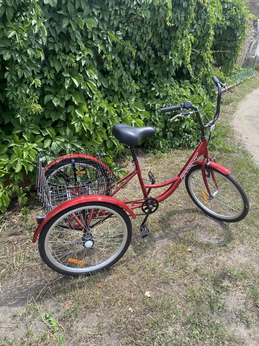 Продам трех колесный велосипед Aist