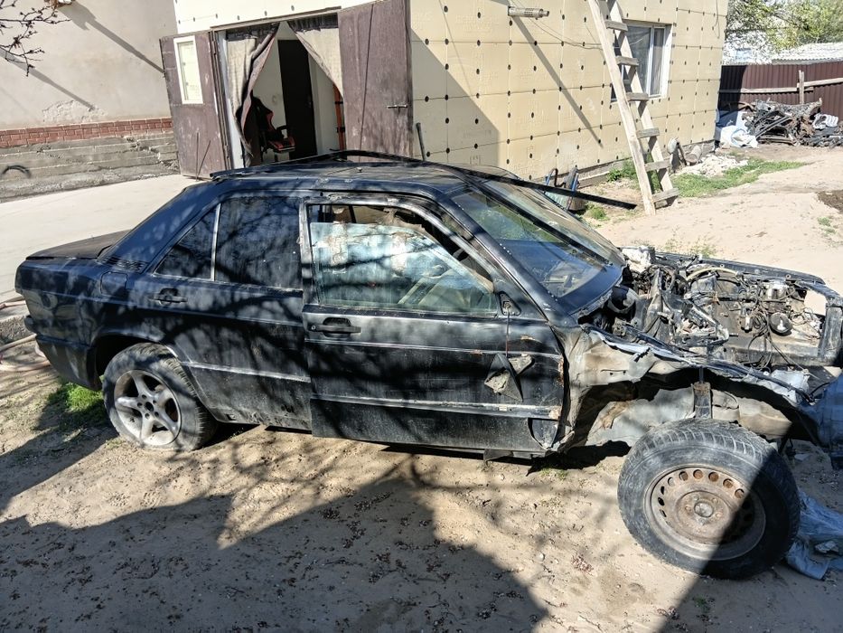 Мерседес 190 авариный