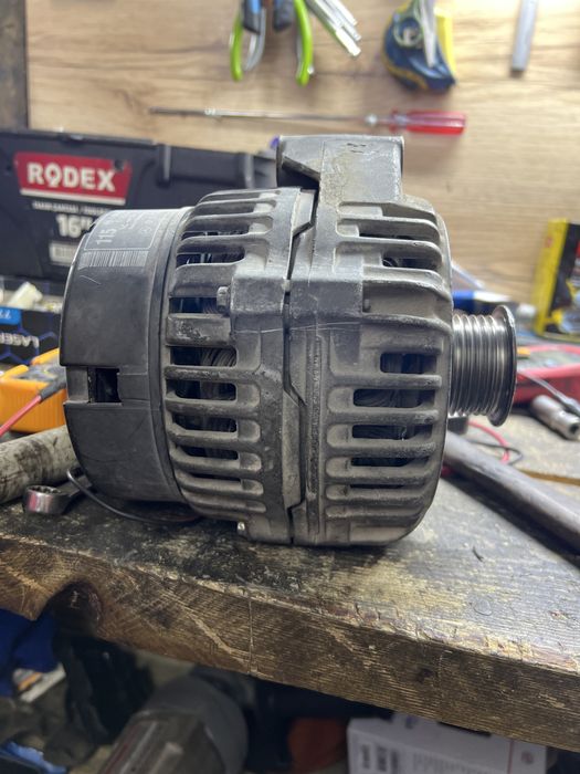Генератор (115A 12v) Мерседес W210 (3,2)