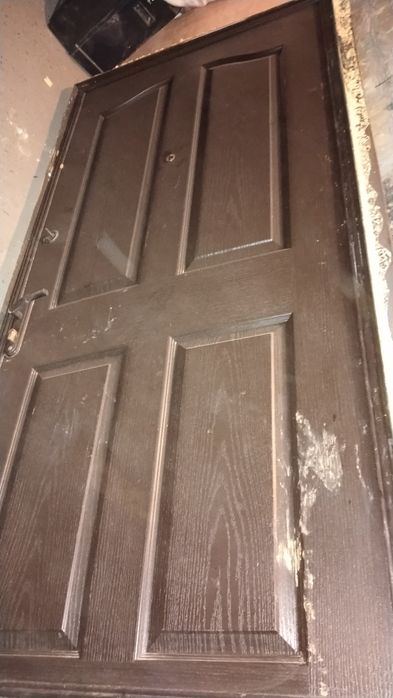 Продается железная дверь