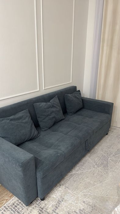 Диван.         .