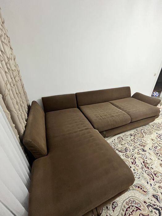 Диван коричневый