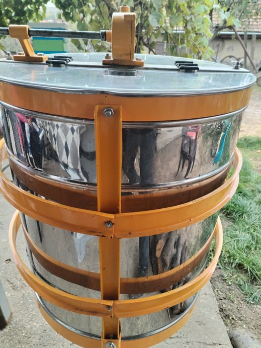 Центрофуга за мед