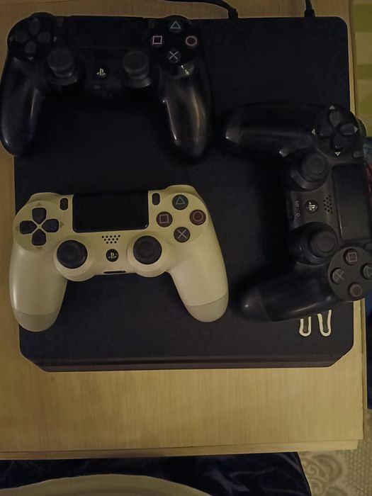 Playstation 4 slim