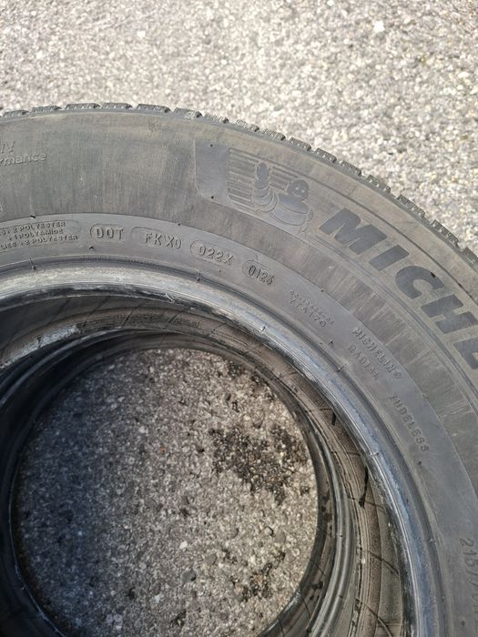 Michelin cross climate  215 / 70 / 16