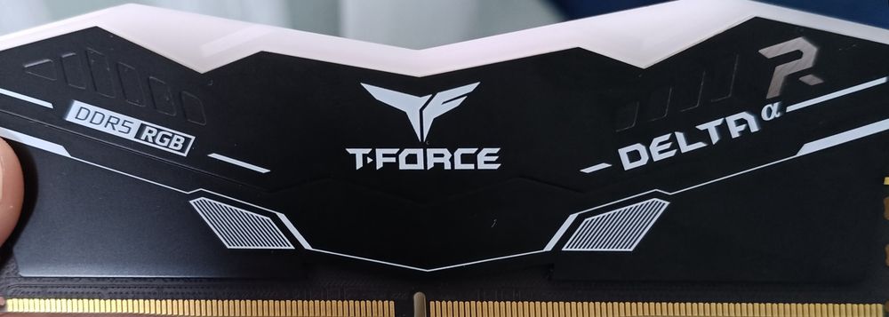 Продаю ОЗУ ddr4, ddr5. Рабочие и одна сломанная.