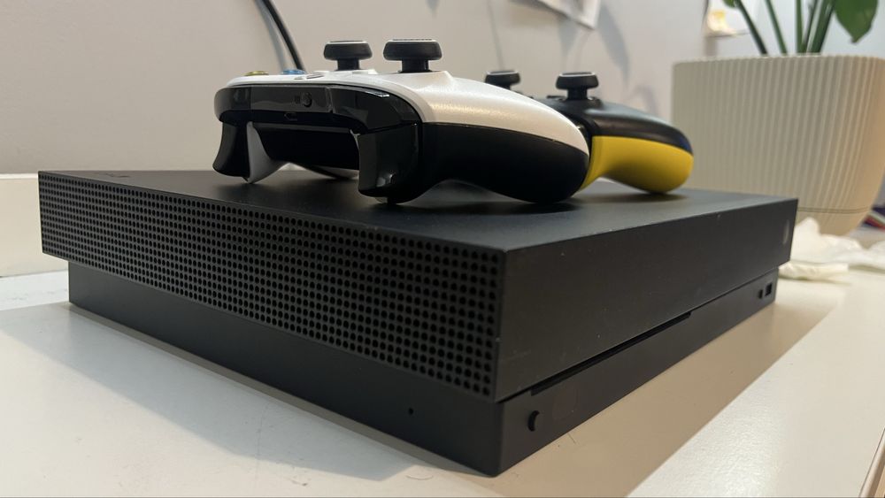 Xbox one X - 1TB