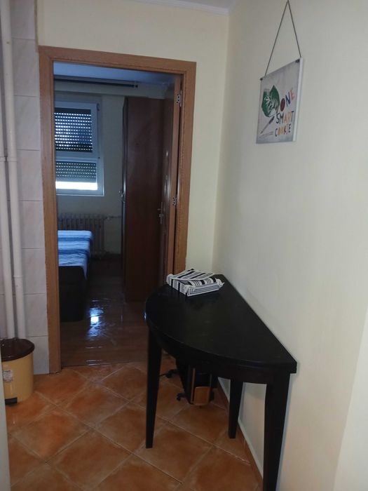 Proprietar: Închiriez apartament 2 camere, decomandat,complet utilat, parcare – 7 min Metrou Piața Sudului