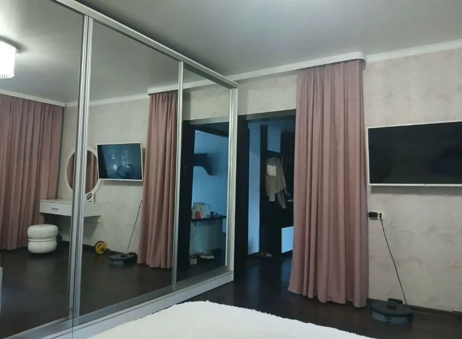 Продам 2 комн.кв, 8 А мкр, евроремонт