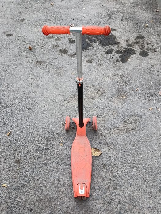 Детский самокат.