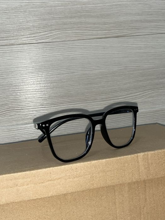 Недорого обувь и очки