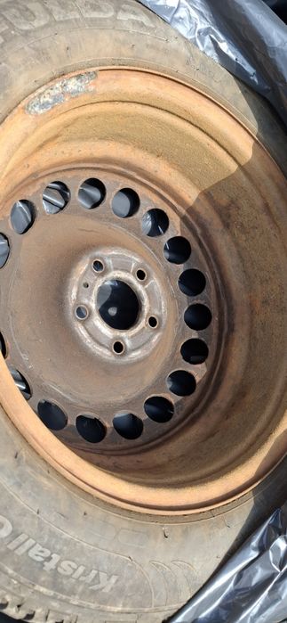 Vând jante tabla 16 inch + capace Audi