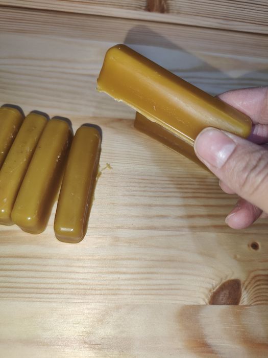 Продам пчелиный воск натуральный