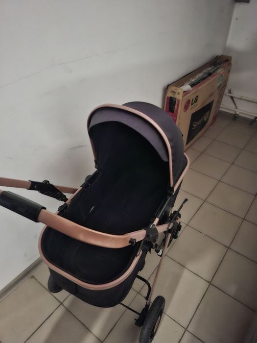 Продам коляску..