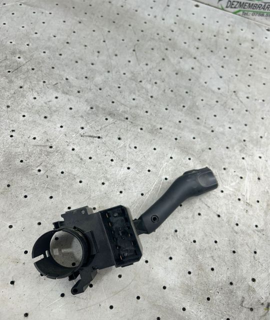 Maneta semnalizare Volkswagen VW Bora prima generatie