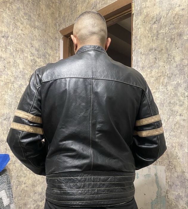 Продам куртку кожаную