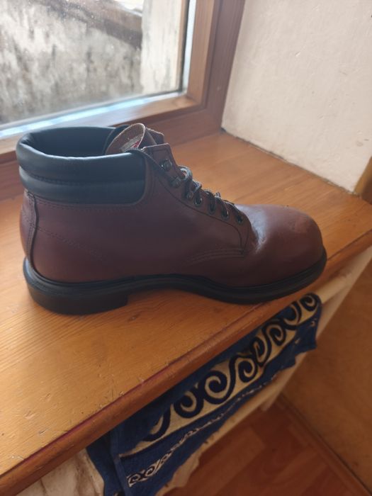 Продам спец обувь