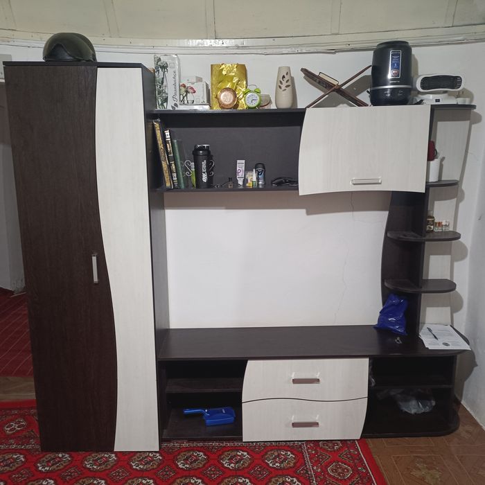 Шкаф с подставкой под телевизор