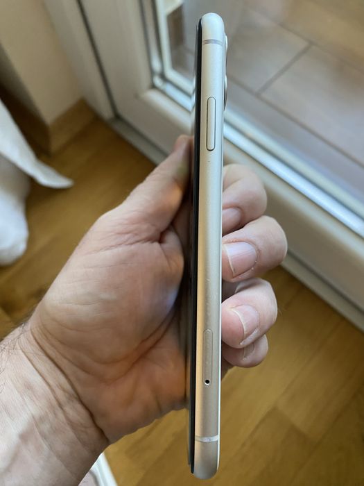 Iphone 11 64gb в перфектно състояние