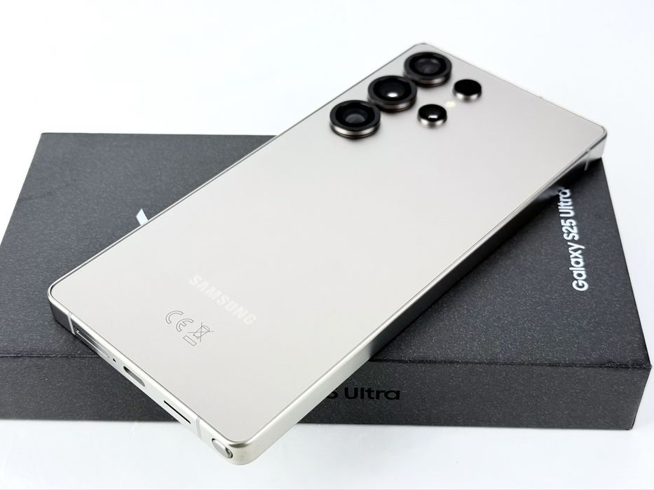 НОВ! Samsung Galaxy S25 Ultra 5G 256GB 12RAM Gray Гаранция!
