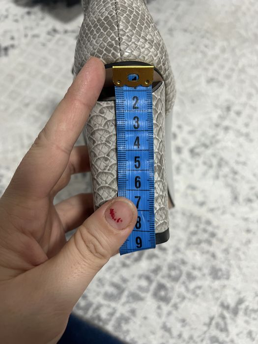 Ботинка сатылады