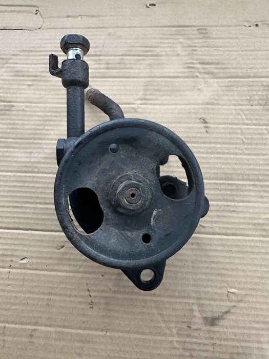 Хидравлична помпа Нисан Навара / Патфайндър / Navara / Pathfinder