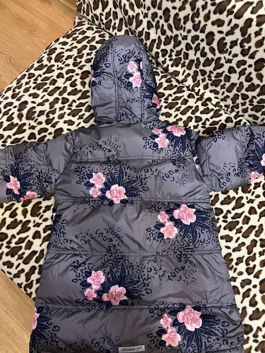 Продам зимнюю куртку на девочку!