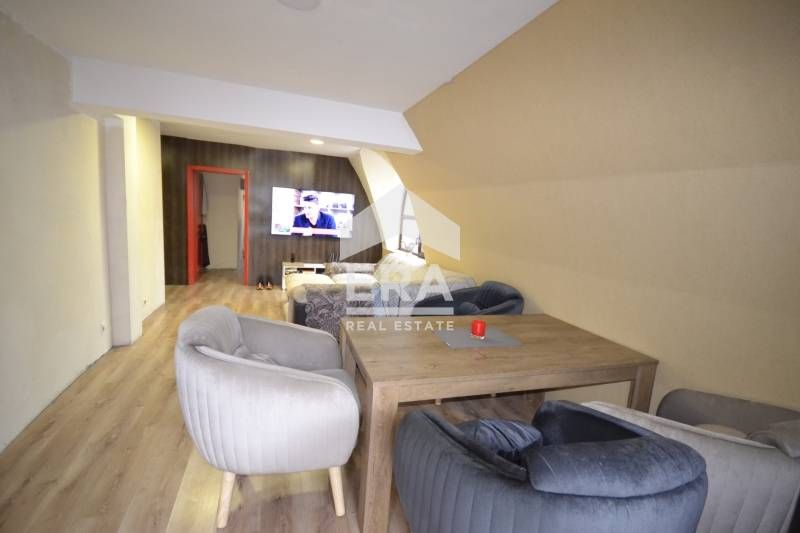 Продава се Тристаен апартамент в Хасково, Център - 97 кв.м за 947 €/кв.м - Снимка #10