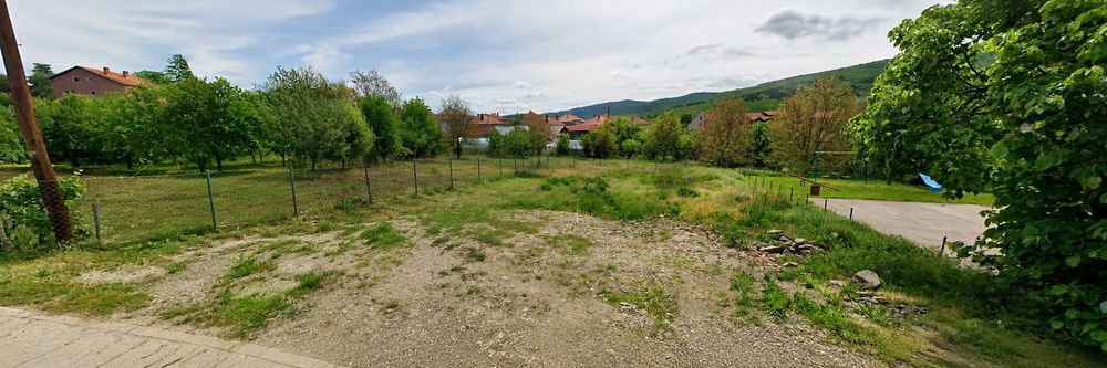 Продава се парцел с проект за къща