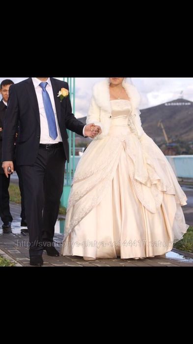 Свадебное платье