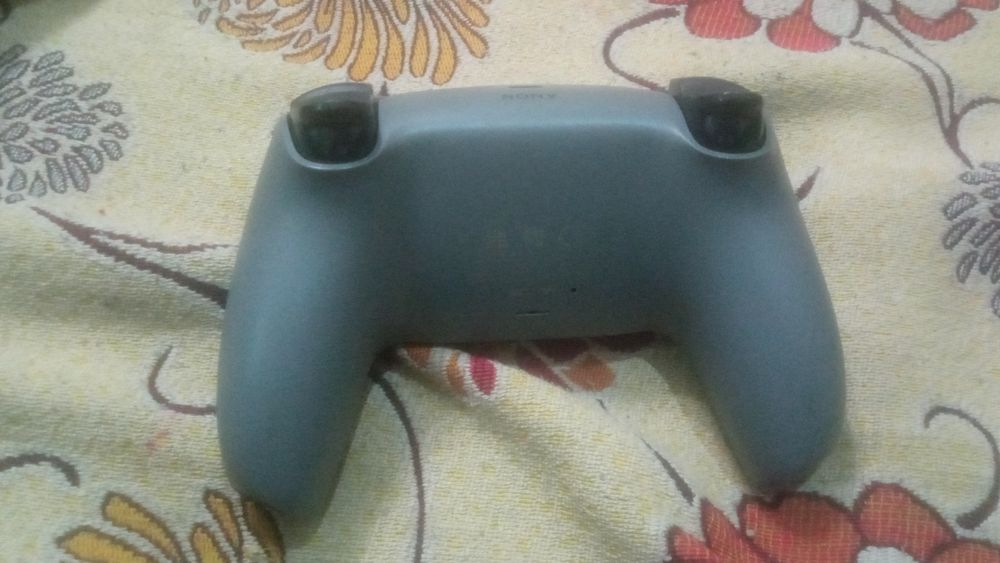 Джойстик  пс5  работаютт отлично