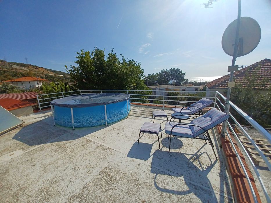 Продава къща с 3 апартамента 105м2 с гледка море в Аспровалта, Гърция