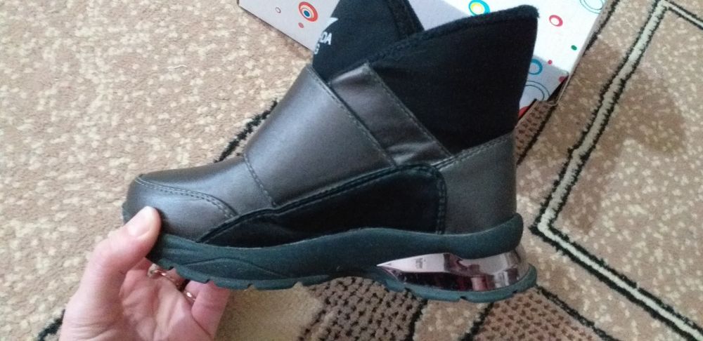 Обувь  для девочки.