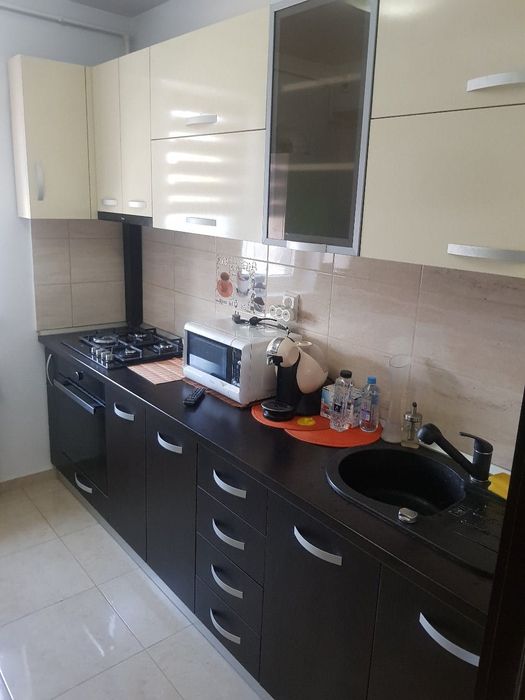 Proprietar închiriez apartament 3 camere  600 €